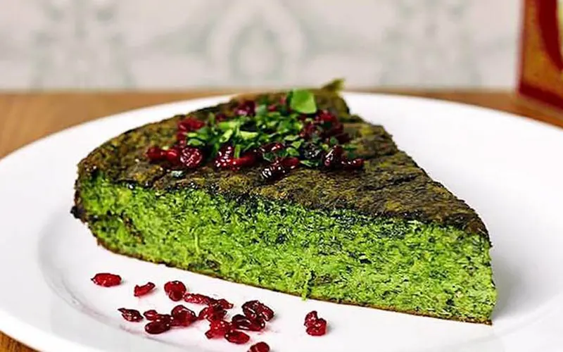 طرز تهیه کوکو سبزی اصیل با نکات طلایی