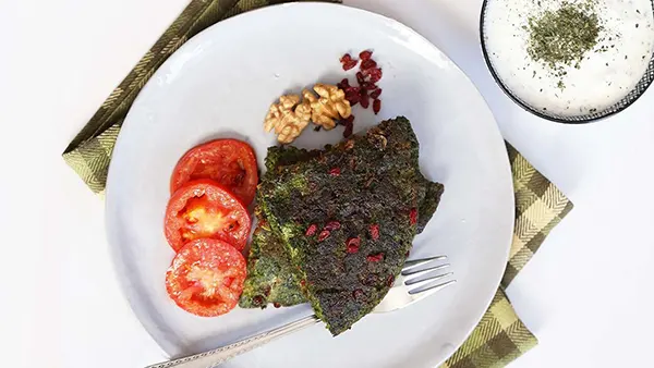 طرز تهیه کوکو سبزی اصیل با نکات طلایی 2 مواد لازم برای دستور پخت کوکو سبزی خوش طعم و خوش رنگ