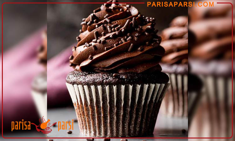 طرز تهیه کاپ کیک شکلاتی فوق مرطوب و خوش مزه 4 تزئین کاپ کیک شکلاتی