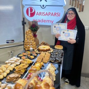 آموزشگاه شیرینی پزی پریسا پارسی؛ از علاقه تا درآمد 32 دوره شیرینی پزی پریسا پارسی