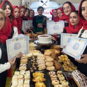 آموزشگاه شیرینی پزی پریسا پارسی؛ از علاقه تا درآمد 33 شیرینی پزی پریسا پارسی
