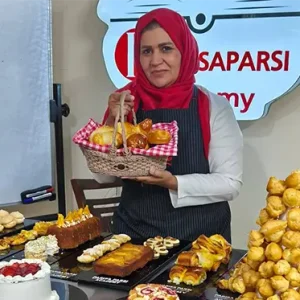 آموزشگاه شیرینی پزی پریسا پارسی؛ از علاقه تا درآمد 36 شیرینی پزی